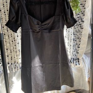 BLACK SLIP PUFF SLEEVE DRESS SHORT MEDIUM